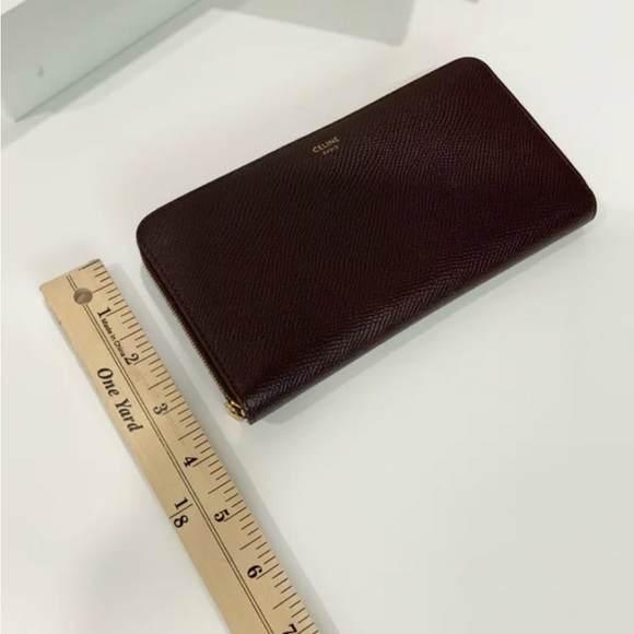 CELINE- ZIP WALLET in deep burgundy calfskin - Picture 8 of 12